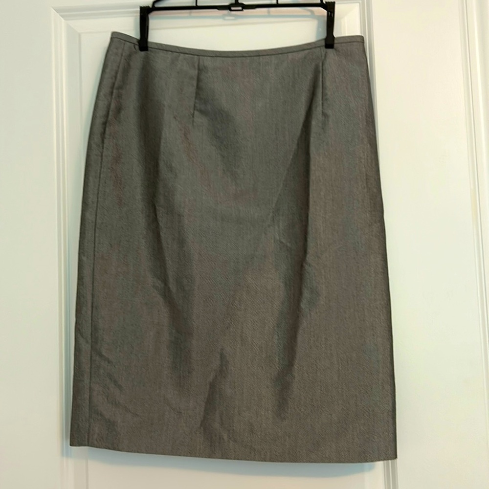 Metallic Shin fabric Calvin Klein pencil skirt grey in great condition, size 8